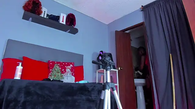 Coco Kiss online show from 12/13/25, 08:04