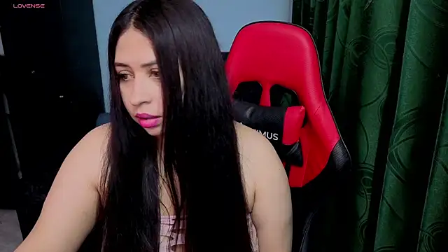 Snapshot of charlotee_lovee69 chatting on 05/31/26, 02:50 charlotee lovee69 online show from 05/31/26, 02:50