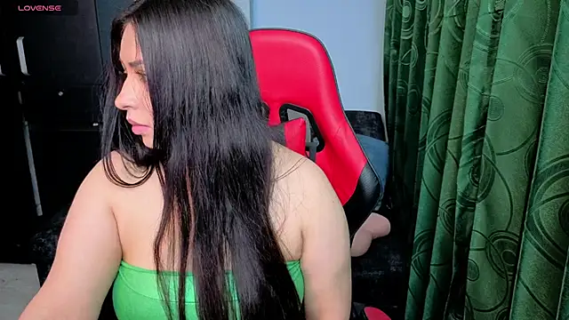 charlotee lovee69 online show from 03/19/26, 04:01