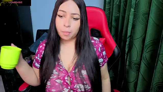 charlotee lovee69 online show from 04/14/26, 11:43