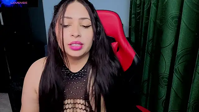 Snapshot of charlotee_lovee69 chatting on 05/28/26, 01:57 charlotee lovee69 online show from 05/28/26, 01:57