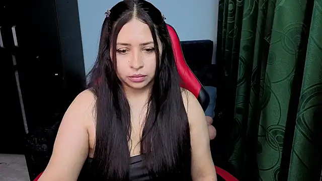 Snapshot of charlotee_lovee69 chatting on 05/09/26, 11:19 charlotee lovee69 online show from 05/09/26, 11:19