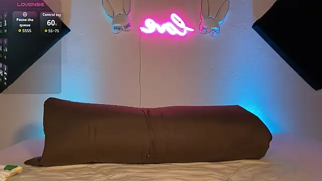 bunnyslovers online show from 10/15/25, 07:16