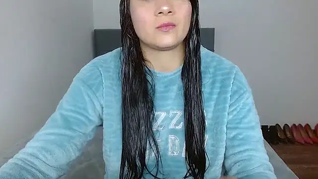 Snapshot of celeste_2023 chatting on 11/24/25, 02:44 celeste 2023 online show from 11/24/25, 02:44