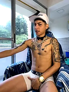 Snapshot of Hardcockboysxxx chatting on 11/27/25, 05:35 Hardcockboysxxx online show from 11/27/25, 05:35