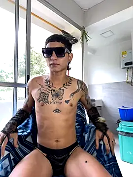 Snapshot of Hardcockboysxxx chatting on 11/13/25, 05:17 Hardcockboysxxx online show from 11/13/25, 05:17