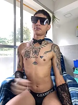 Snapshot of Hardcockboysxxx chatting on 11/23/25, 05:12 Hardcockboysxxx online show from 11/23/25, 05:12