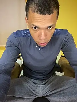 MoiseXxx 777 online show from 09/10/25, 07:18