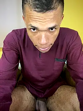 MoiseXxx 777 online show from 10/02/25, 06:39