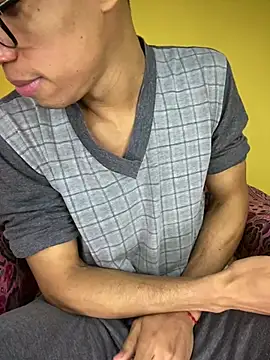MoiseXxx 777 online show from 02/08/25, 09:24
