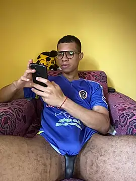 MoiseXxx 777 online show from 01/13/25, 10:24