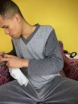 MoiseXxx 777 online show from 02/08/25, 06:22