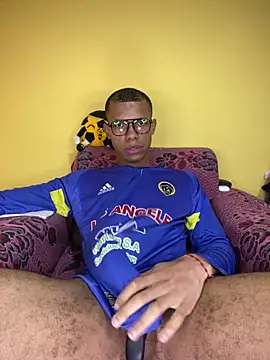 MoiseXxx 777 online show from 03/02/25, 10:37