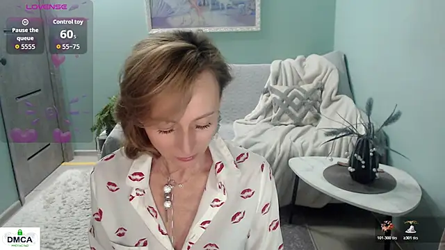 Snapshot of HornyMilf_777 chatting on 05/20/26, 06:54 HornyMilf 777 online show from 05/20/26, 06:54