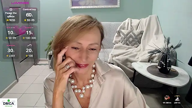 Snapshot of HornyMilf_777 chatting on 05/29/26, 05:46 HornyMilf 777 online show from 05/29/26, 05:46