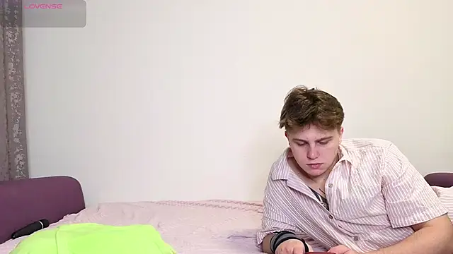 Emily and Ilumi online show from 11/15/25, 11:36