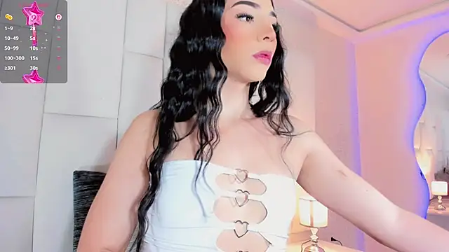 Snapshot of andrea_alvarz chatting on 05/06/26, 04:27 andrea alvarz online show from 05/06/26, 04:27