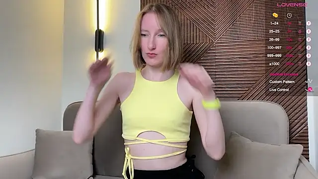 MonikaBos online show from 12/03/25, 09:36