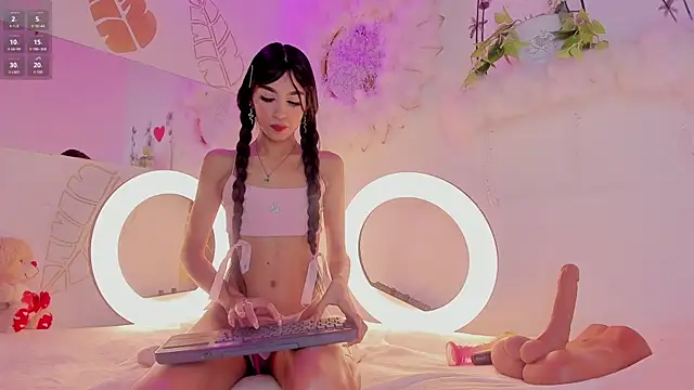 EmmaDuque online show from 11/23/25, 06:51