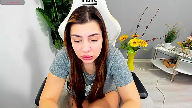 Snapshot of EveEvian chatting on 02/24/26, 11:55 EveEvian online show from 02/24/26, 11:55