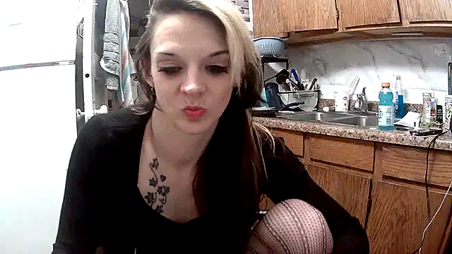 Snapshot of dangereyez0010 chatting on 03/02/26, 02:34 dangereyez0010 online show from 03/02/26, 02:34