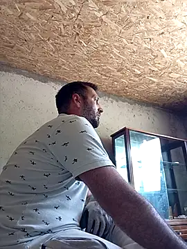 Snapshot of florin421 chatting on 04/25/26, 08:50 florin421 online show from 04/25/26, 08:50