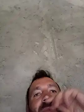 Snapshot of florin421 chatting on 04/26/26, 06:32 florin421 online show from 04/26/26, 06:32