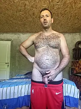 Snapshot of florin421 chatting on 05/26/26, 03:21 florin421 online show from 05/26/26, 03:21
