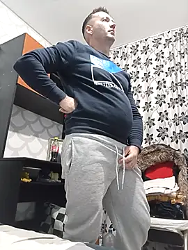 Snapshot of florin421 chatting on 02/21/26, 10:28 florin421 online show from 02/21/26, 10:28