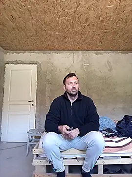 Snapshot of florin421 chatting on 04/19/26, 06:03 florin421 online show from 04/19/26, 06:03