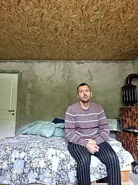 Snapshot of florin421 chatting on 05/14/26, 10:23 florin421 online show from 05/14/26, 10:23
