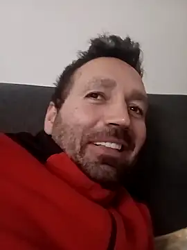 Snapshot of florin421 chatting on 02/18/26, 06:37 florin421 online show from 02/18/26, 06:37