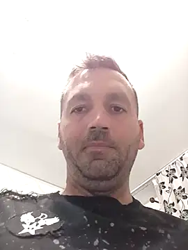 Snapshot of florin421 chatting on 04/12/26, 01:25 florin421 online show from 04/12/26, 01:25