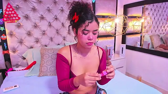 Snapshot of Angela_lovee chatting on 02/05/26, 12:56 Angela lovee online show from 02/05/26, 12:56