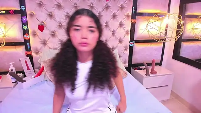 Snapshot of Angela_lovee chatting on 02/24/26, 01:01 Angela lovee online show from 02/24/26, 01:01