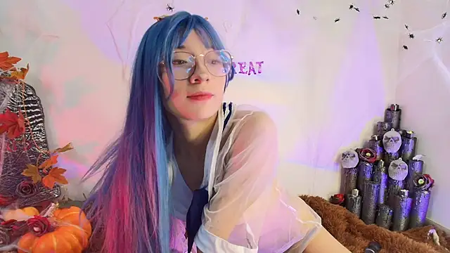 Cloe Leee online show from 10/19/25, 05:21