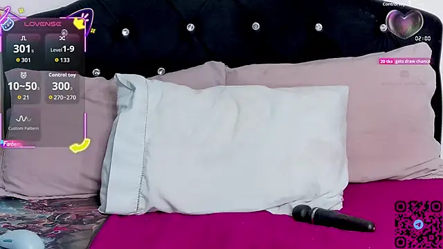 Snapshot of nonawhitemm chatting on 11/15/25, 12:47 nonawhitemm online show from 11/15/25, 12:47