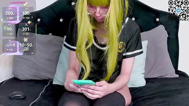 Snapshot of nonawhitemm chatting on 10/21/25, 11:37 nonawhitemm online show from 10/21/25, 11:37