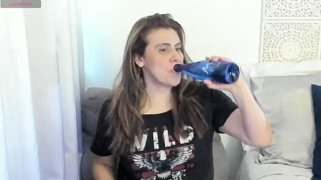 Snapshot of V_monse chatting on 11/12/25, 10:13 V monse online show from 11/12/25, 10:13