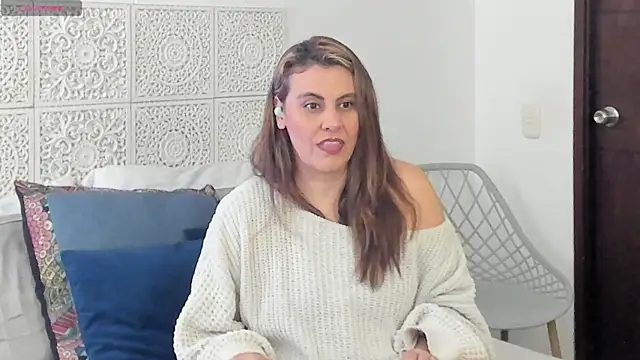 Snapshot of V_monse chatting on 10/09/25, 09:48 V monse online show from 10/09/25, 09:48