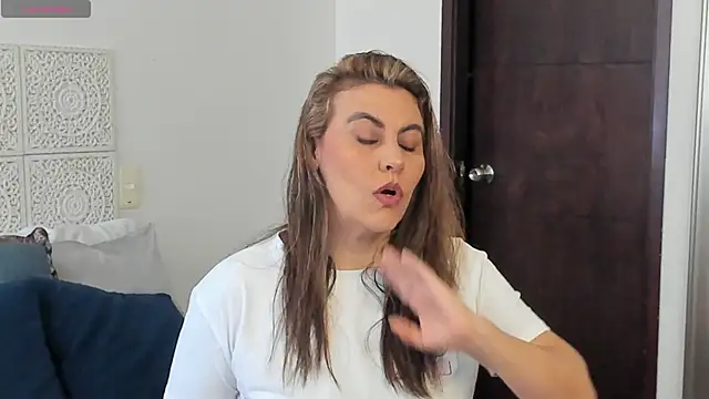 Snapshot of V_monse chatting on 09/14/25, 02:50 V monse online show from 09/14/25, 02:50