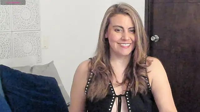 Snapshot of V_monse chatting on 09/26/25, 09:54 V monse online show from 09/26/25, 09:54