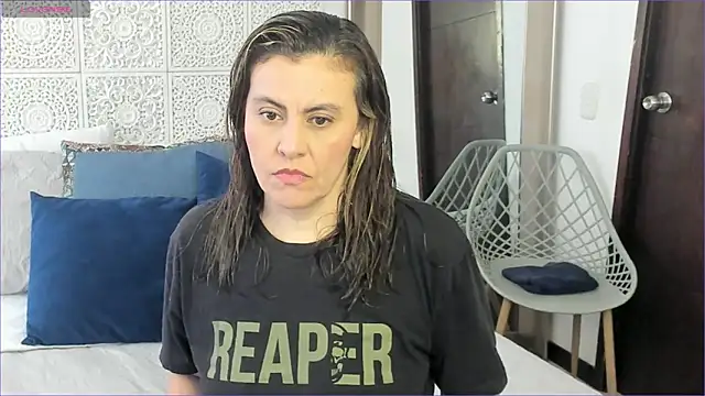 Snapshot of V_monse chatting on 02/16/25, 02:00 V monse online show from 02/16/25, 02:00