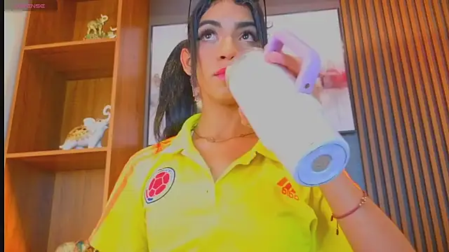Alahia Rodriguez online show from 07/03/26, 08:15