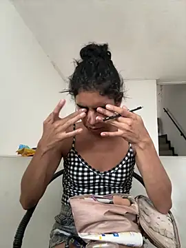 Alahia Rodriguez online show from 10/31/25, 07:43