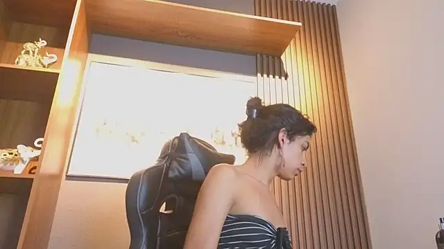 Alahia Rodriguez online show from 04/27/26, 08:07