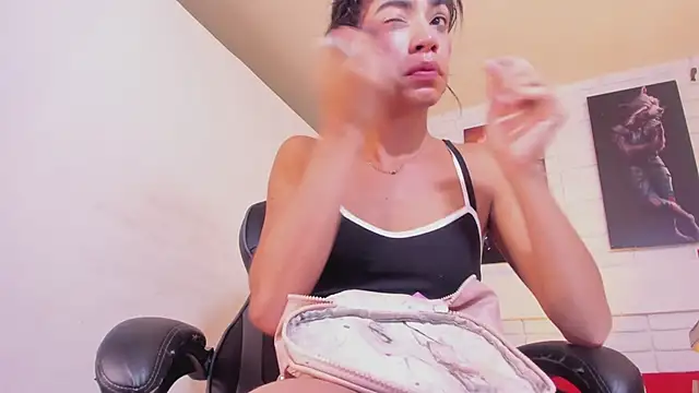 Alahia Rodriguez online show from 11/15/25, 02:54