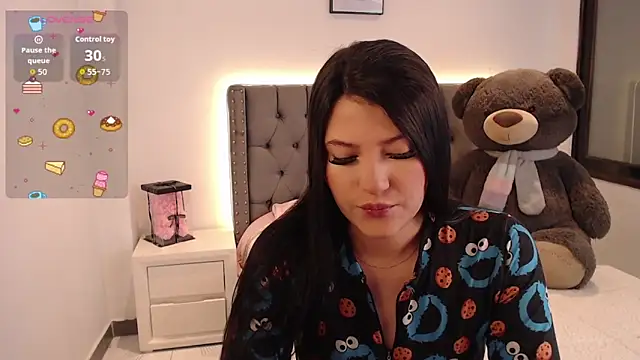 Nicols66 online show from 11/12/25, 09:29