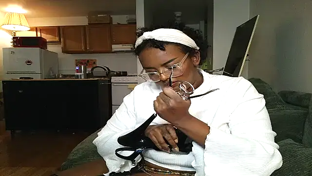 SiminFox online show from 11/27/25, 04:02