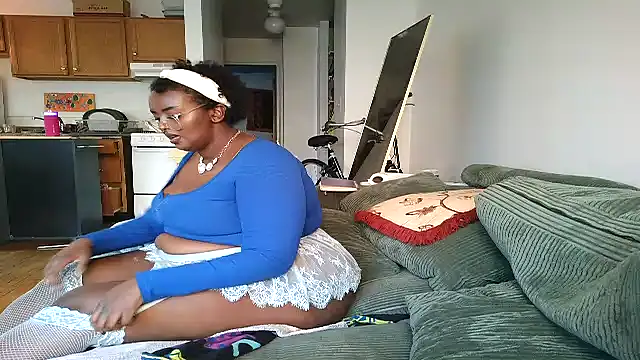 SiminFox online show from 11/28/25, 02:17